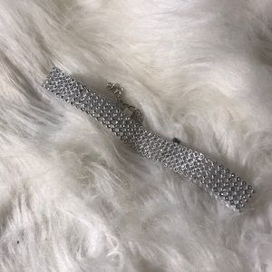Adjustable rhinestone choker